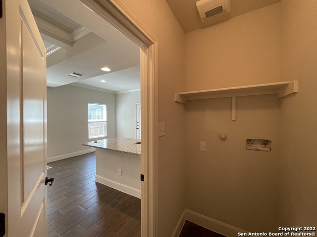 Listing photo id 3 for 6423 Melanzane Ave  102