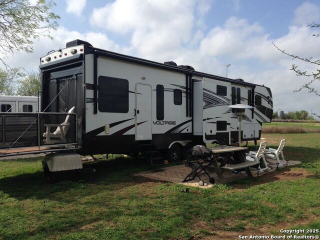 Image 10 of 15 For 1197 Fm 2443