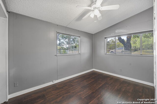 Image 32 of 46 For 3161 Tanglewood Trl