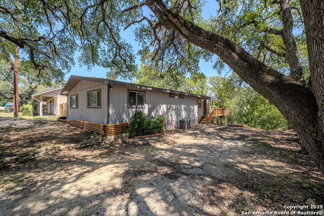 Image 41 of 46 For 3161 Tanglewood Trl