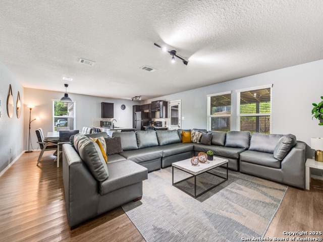 Image 2 of 21 For 11326 Babcock Bnd