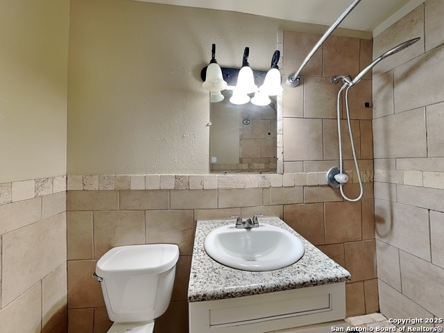 Listing photo id 12 for 507 Sutton