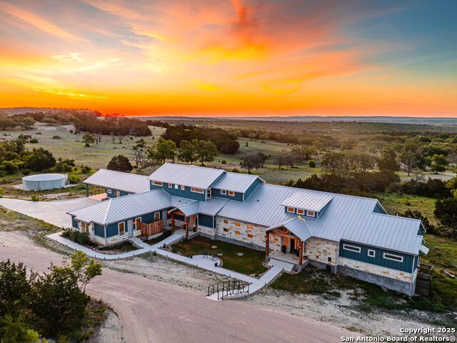 Details for 554 Seven Falls Dr, Fredericksburg, TX 78624