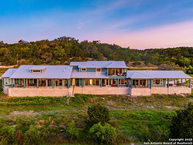 Image 11 of 74 For 554 Seven Falls Dr