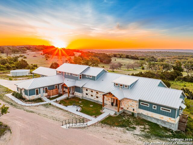 Image 12 of 74 For 554 Seven Falls Dr