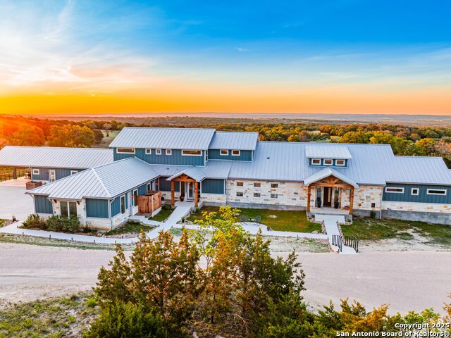 Image 13 of 74 For 554 Seven Falls Dr