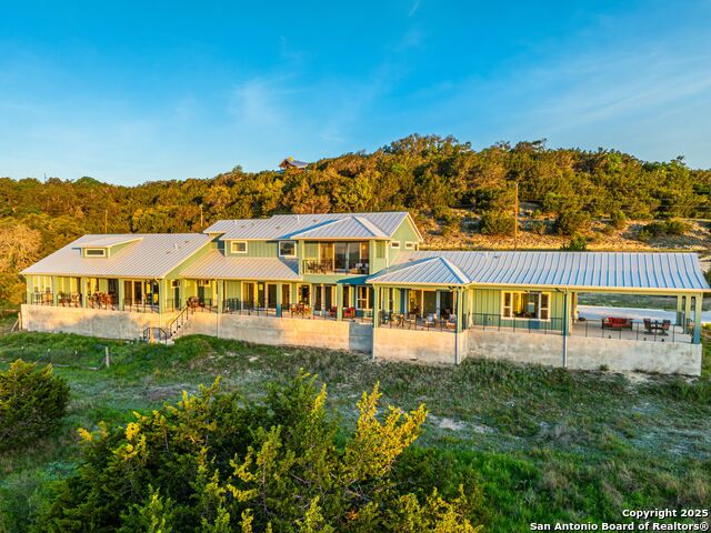 Image 14 of 74 For 554 Seven Falls Dr