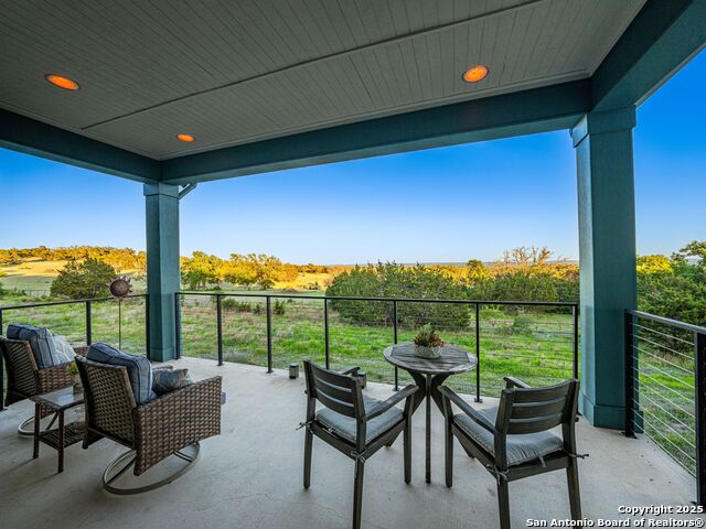 Image 17 of 74 For 554 Seven Falls Dr