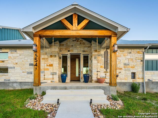 Image 22 of 74 For 554 Seven Falls Dr