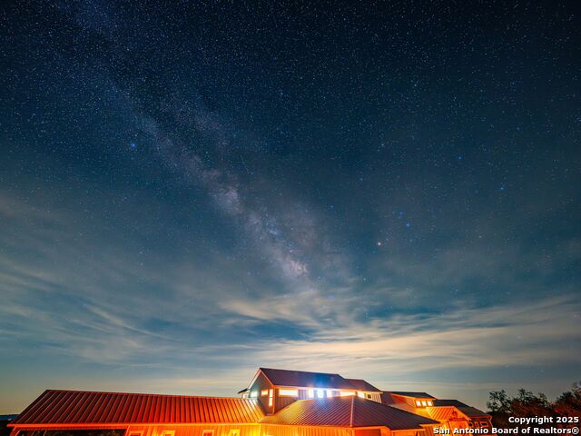 Image 32 of 74 For 554 Seven Falls Dr