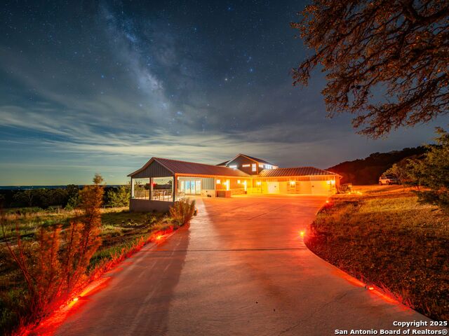 Image 33 of 74 For 554 Seven Falls Dr