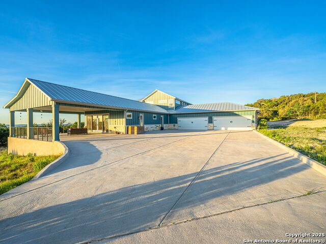 Image 35 of 74 For 554 Seven Falls Dr