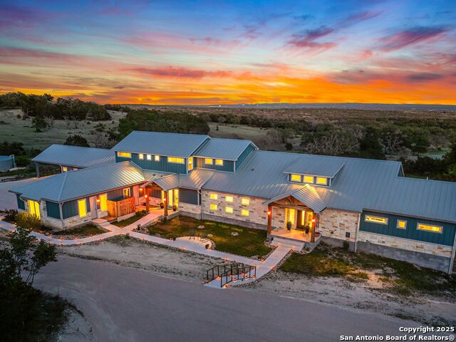 Image 7 of 74 For 554 Seven Falls Dr