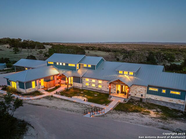 Image 8 of 74 For 554 Seven Falls Dr