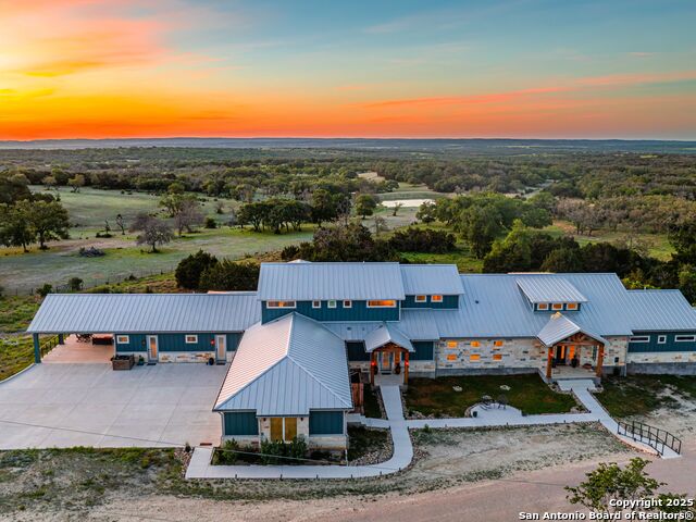 Image 9 of 74 For 554 Seven Falls Dr