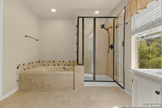 Image 23 of 28 For 13835 Shavano Glenn