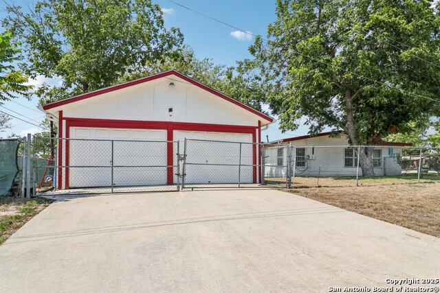 Image 32 of 43 For 418 Creath Pl