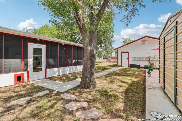 Image 37 of 43 For 418 Creath Pl