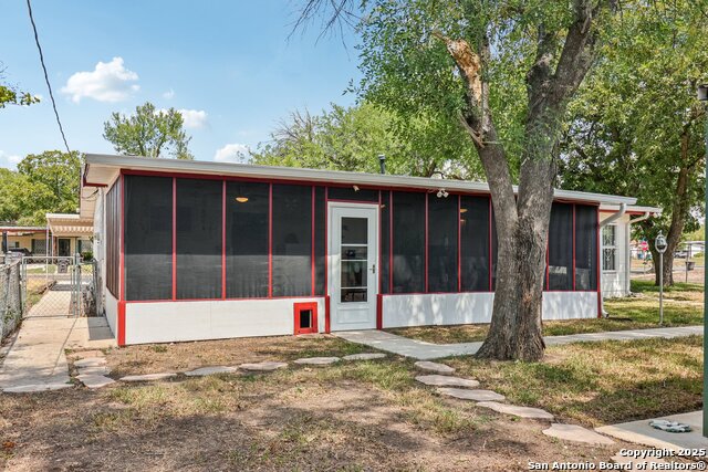 Image 38 of 43 For 418 Creath Pl