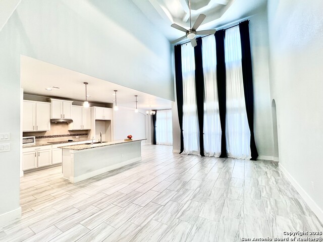 Listing photo id 11 for 15110 Westface