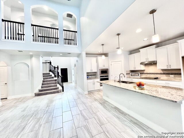 Listing photo id 14 for 15110 Westface