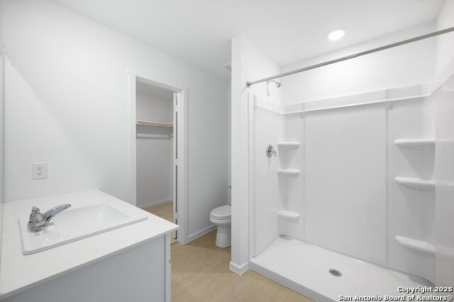 Image 19 of 32 For 3756 Axis Hill