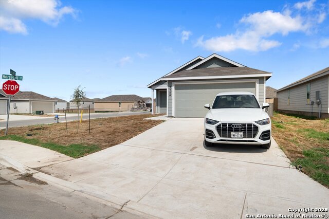 Image 2 of 32 For 3756 Axis Hill