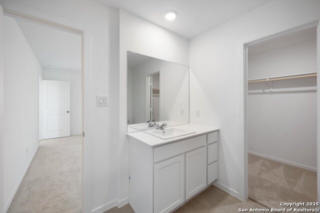 Image 20 of 32 For 3756 Axis Hill