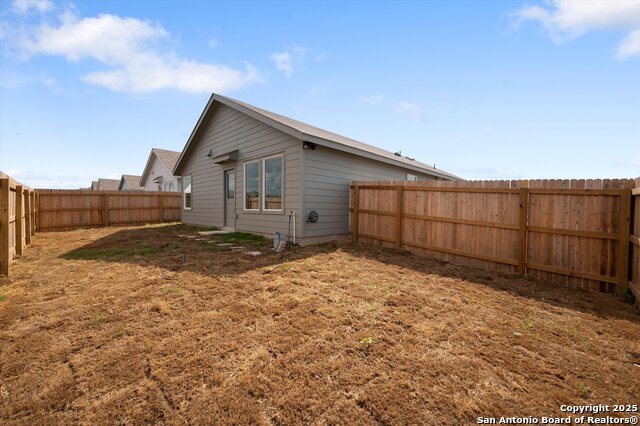 Image 25 of 32 For 3756 Axis Hill