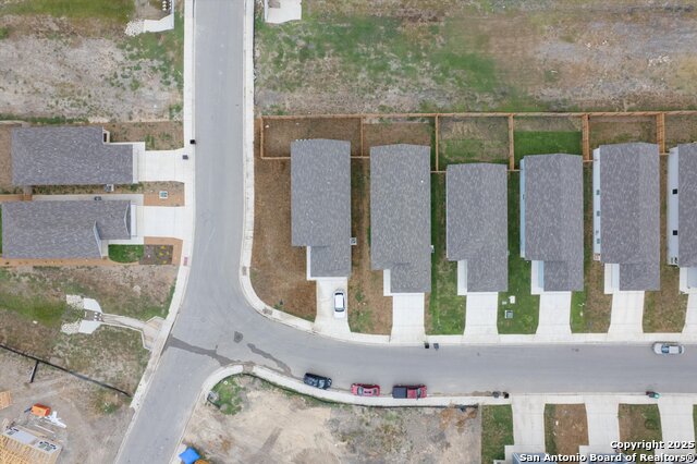 Image 30 of 32 For 3756 Axis Hill