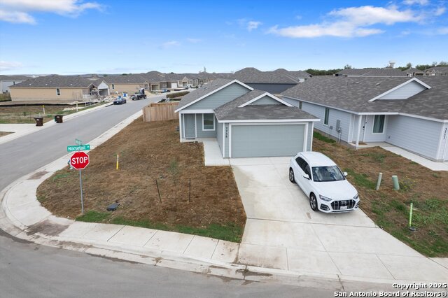 Image 4 of 32 For 3756 Axis Hill