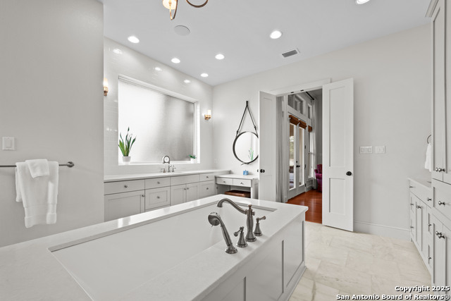 Image 38 of 93 For 1043 Twin River