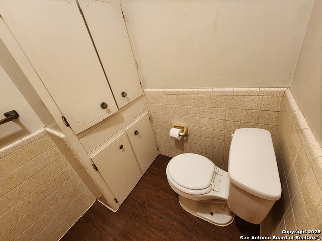 Image 12 of 20 For 1274 Hillcrest Dr