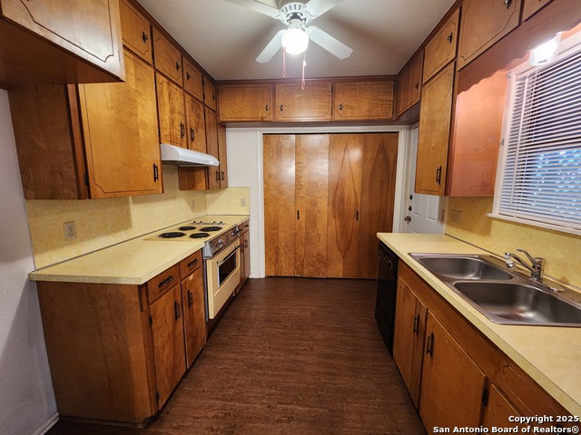 Image 2 of 20 For 1274 Hillcrest Dr