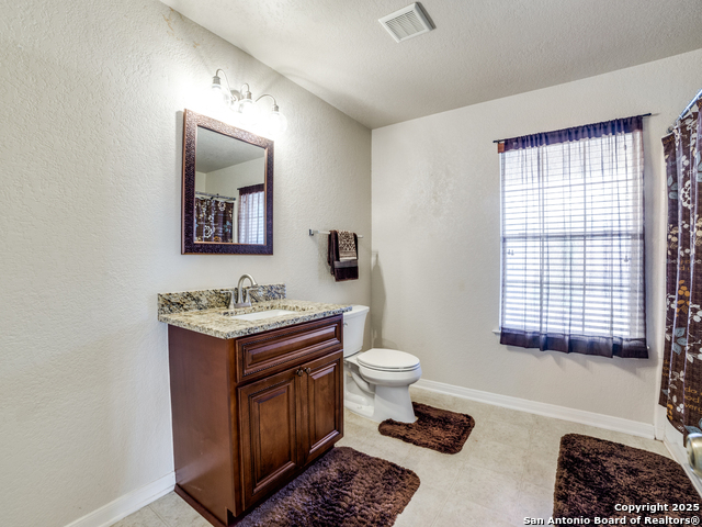 Listing photo id 18 for 212 Springtree Trail