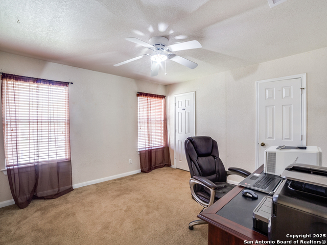 Listing photo id 21 for 212 Springtree Trail