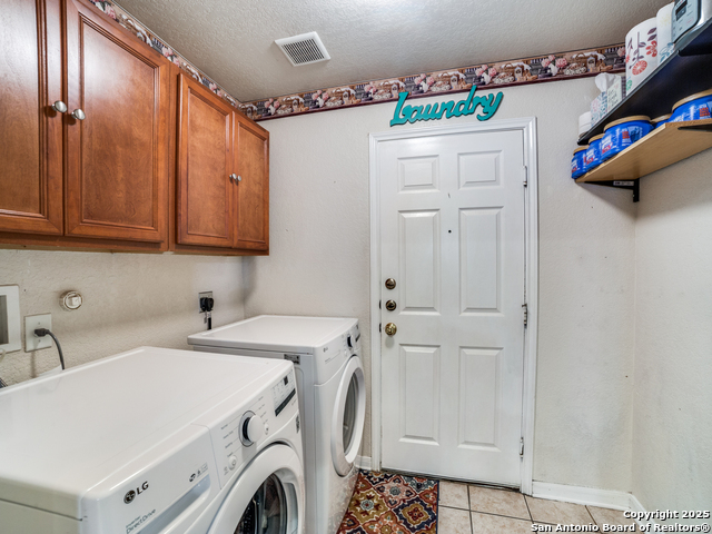 Listing photo id 24 for 212 Springtree Trail