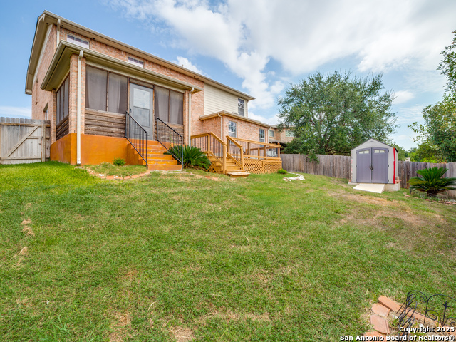 Listing photo id 25 for 212 Springtree Trail