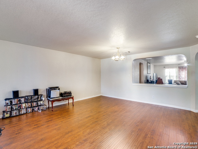 Listing photo id 1 for 212 Springtree Trail