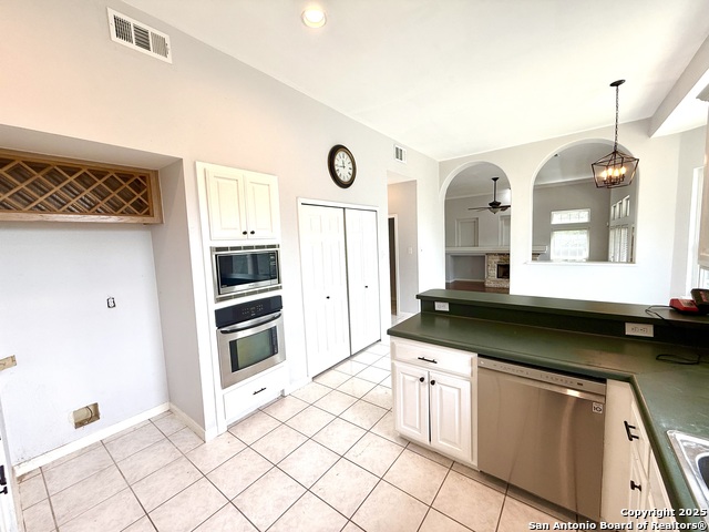 Listing photo id 12 for 12920 Vidorra Vista