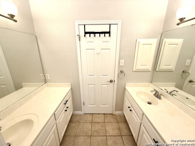 Listing photo id 19 for 12920 Vidorra Vista