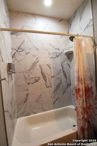 Listing photo id 13 for 151 Jones Beach Dr  2