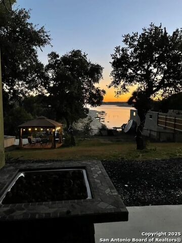 Listing photo id 18 for 151 Jones Beach Dr  2