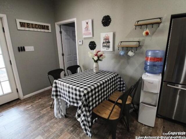 Listing photo id 3 for 151 Jones Beach Dr  2