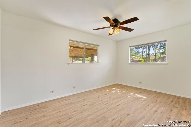 Listing photo id 15 for 6035 Sundance Lane