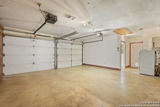 Listing photo id 22 for 6035 Sundance Lane