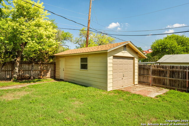 Listing photo id 26 for 6035 Sundance Lane