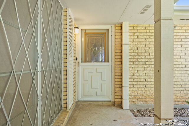 Listing photo id 1 for 6035 Sundance Lane