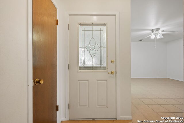 Listing photo id 2 for 6035 Sundance Lane