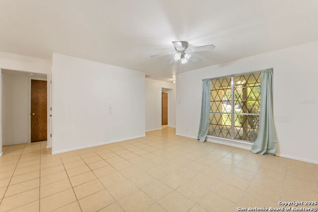 Listing photo id 6 for 6035 Sundance Lane